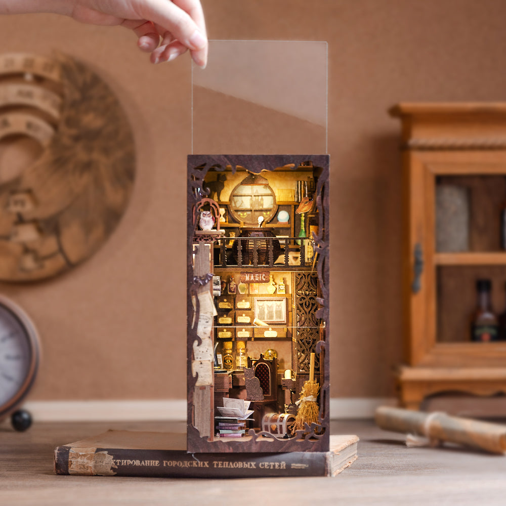 Lysliv DIY Book Nook Kit | Magic Pharmacist